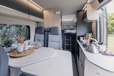 autotrail-68-interior